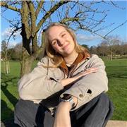 Chemie-Nachhilfe für Schüler:innen in Dortmund und online: Ella, PTA und angehende chemische Biologin